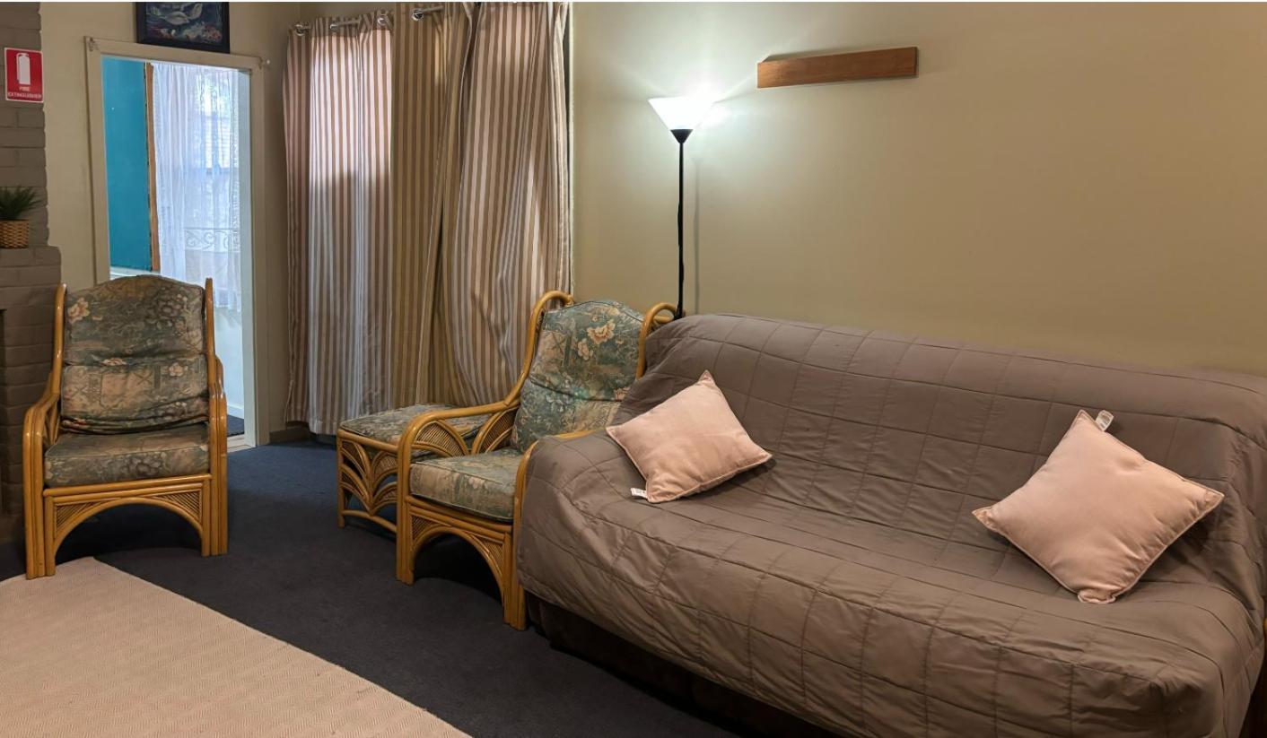 Broken Hill Tourist Lodge Bagian luar foto