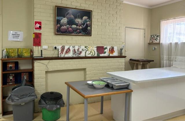 Broken Hill Tourist Lodge Bagian luar foto