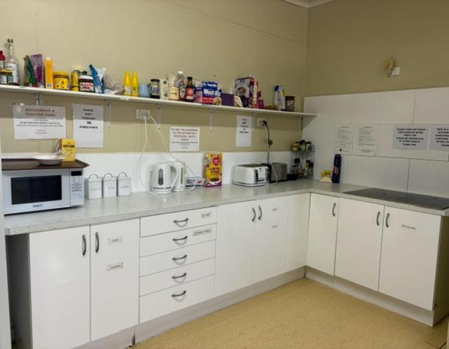 Broken Hill Tourist Lodge Bagian luar foto